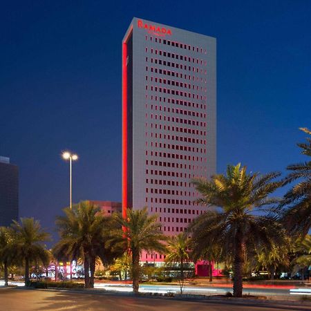 Ramada By Wyndham Riyadh King Fahd Road Екстер'єр фото The hotel at night